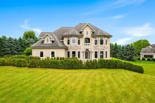 1626 Fox Hollow Ln, Cedarburg, WI 53012 - Photo 1