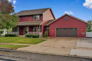 1002 Saddlewood St, Holmen, WI 54636 - Photo 1