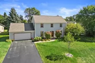 W225N2516 Alderwood Ln, Pewaukee, WI 53186 - Photo 1