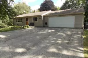 7618 S North Cape Rd, Franklin, WI 53132 - Photo 1