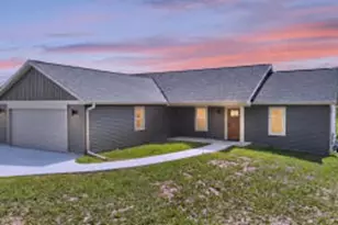 627 Bobolink Ln, Cascade, WI 53011 - Photo 1