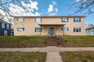 215 Avon St, La Crosse, WI 54603 - Photo 1