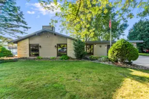 W279S8820 Lookout Ln, Vernon, WI 53149 - Photo 1