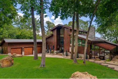 1555  Crescent Hills Dr, La Crescent, MN 55947 - Photo 1