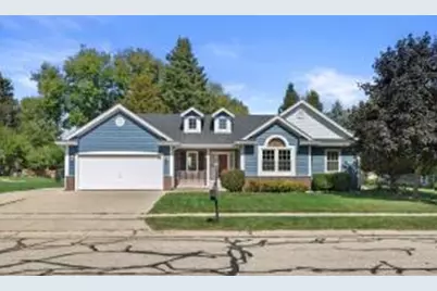 631  Summer Creek Rd, Oconomowoc, WI 53066 - Photo 1