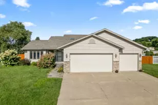 2306 Sandside Ct, Onalaska, WI 54650 - Photo 1