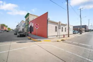 117 S 3rd St, Watertown, WI 53094 - Photo 1