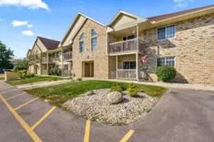 4821 Easy St, Delafield, WI 53029 - Photo 1