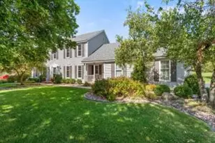 N32W23360 Fieldside Rd, Pewaukee, WI 53072 - Photo 1