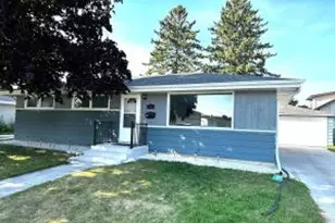 912 Washington Ave, Sheboygan, WI 53081 - Photo 1