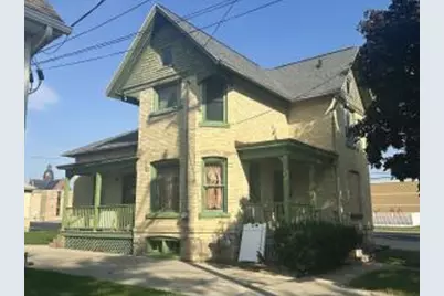 210 N 8th St, Watertown, WI 53094 - Photo 1