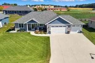 1507 Forest Grove St, Howards Grove, WI 53083 - Photo 1