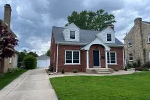 2517 N 82nd St, Wauwatosa, WI 53213 - Photo 1