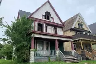 2230 W Clarke St, Milwaukee, WI 53206 - Photo 1