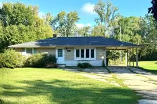 406 Oakhurst Ave, Racine, WI 53182 - Photo 1