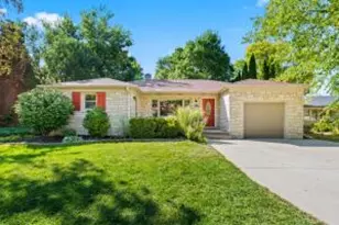 2647 N Swan Blvd, Wauwatosa, WI 53226 - Photo 1