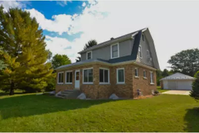 W265N2666  Meadowbrook Rd, Pewaukee, WI 53072 - Photo 1