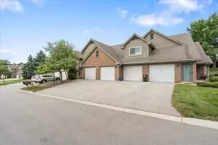 18600 Brookfield Lake Dr, Brookfield, WI 53045 - Photo 1