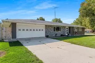 2735 33rd St, Two Rivers, WI 54241 - Photo 1