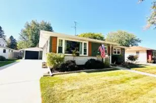 2918 S 17th St, Sheboygan, WI 53081 - Photo 1