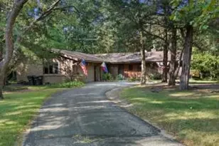 N9162 Woodridge Ct, Troy, WI 53120 - Photo 1