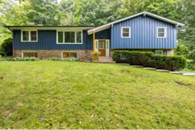 107  Parkway Dr, Slinger, WI 53086 - Photo 1