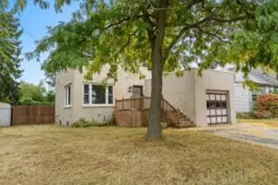 1011 Dewey St, Manitowoc, WI 54220 - Photo 1