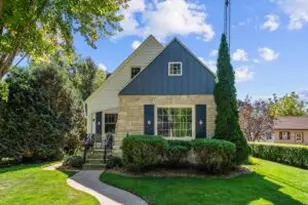 229 Russell Ave, Hartford, WI 53027 - Photo 1