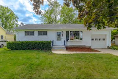 427  Pine St, Hartford, WI 53027 - Photo 1