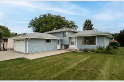 114  Carpenter Ct, Mukwonago, WI 53149 - Photo 1
