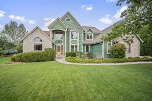 5232 W Princeton Pines Ct, Franklin, WI 53132 - Photo 1