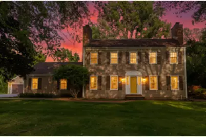 9822 N Auburn Ct, Mequon, WI 53092 - Photo 1