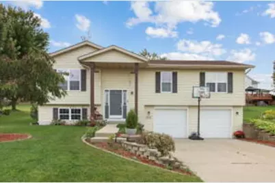 433 S Creek Dr, Elkhorn, WI 53121 - Photo 1