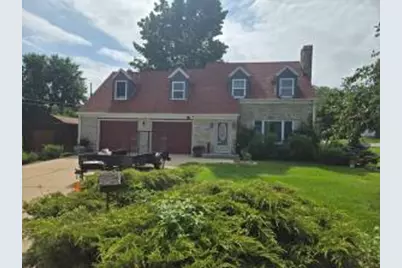 202 S Douglas St, Dodgeville, WI 53533 - Photo 1