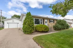 215 Anderson St, Holmen, WI 54636 - Photo 1