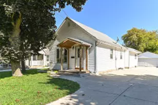 1937 Jefferson Ave, Waukesha, WI 53186 - Photo 1