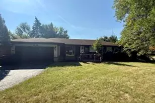 1002 Lilac Ln, Pewaukee, WI 53072 - Photo 1