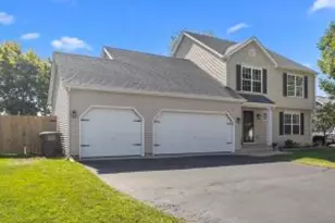 855 Hunters Ridge Dr, Genoa City, WI 53128 - Photo 1