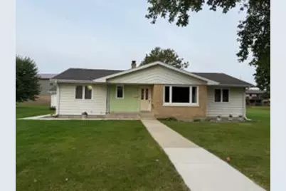 111  Mc Phail Ave, Caledonia, MN 55921 - Photo 1