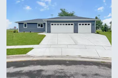 525  Washington Cir, Oostburg, WI 53070 - Photo 1