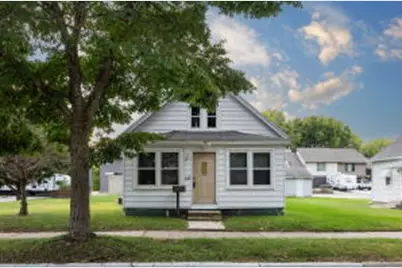 2322  13th St, La Crosse, WI 54601 - Photo 1