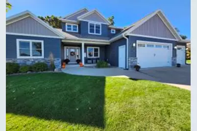 704  Knollwood Dr, Holmen, WI 54636 - Photo 1