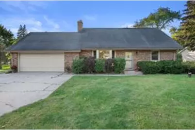 W232S8755  Edgewood Ct, Big Bend, WI 53103 - Photo 1