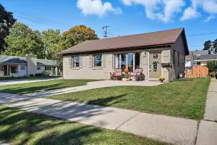 36 W Lincoln Ave, Hartford, WI 53027 - Photo 1