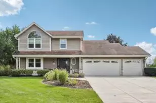 N104W14459 Heritage Hills Pkwy, Germantown, WI 53022 - Photo 1