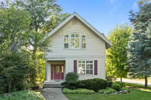 2 Lincoln Pkwy, Williams Bay, WI 53191 - Photo 1