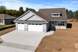 7202 Ridgeway Ln, Manitowoc, WI 54220 - Photo 1