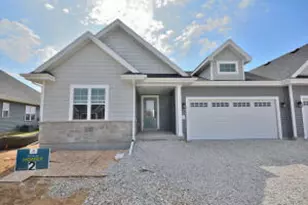 997 Elderberry Rd, Oconomowoc, WI 53066 - Photo 1