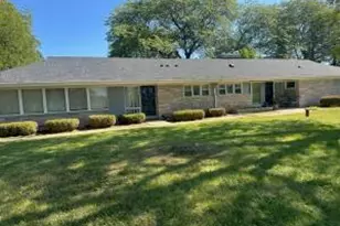 8850 N Range Line Rd, River Hills, WI 53217 - Photo 1