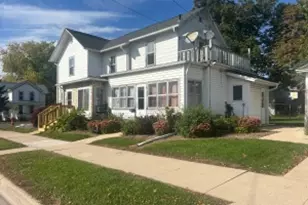 913 S 3rd St, Watertown, WI 53094 - Photo 1